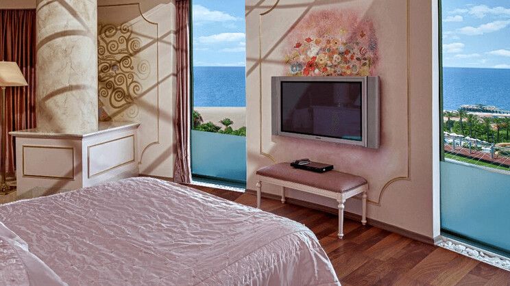 Pink Suite Room